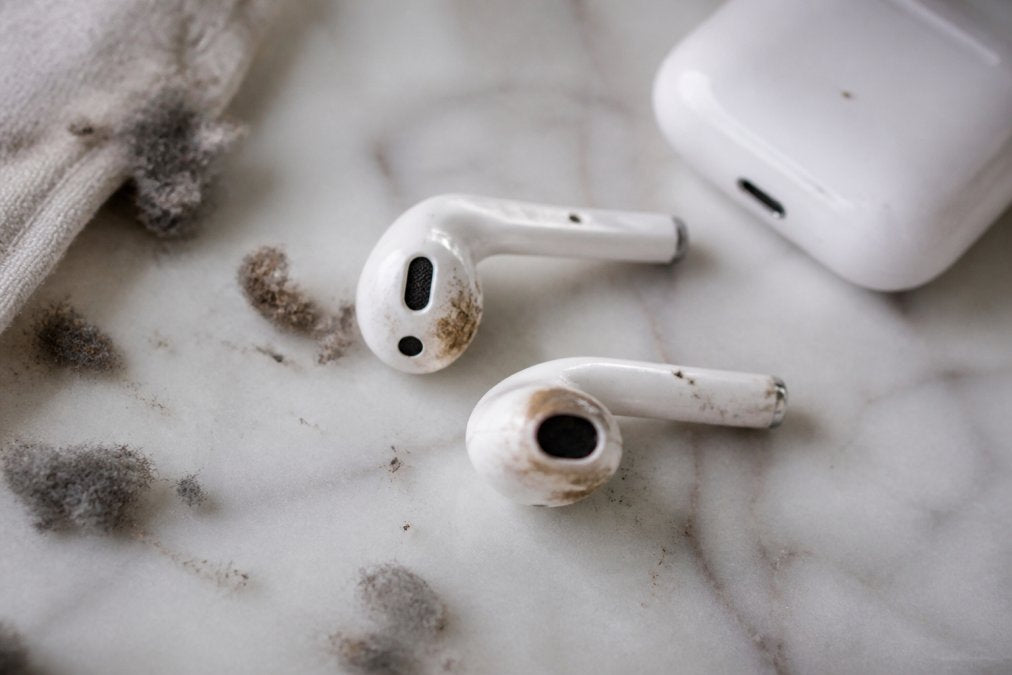 Why Do Earbuds Get So Dirty? Causes and Easy Fixes